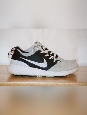 Nike Roshe G Golf Shoes-Pure Platinum Black/White Colorway. Youth 5Y. Women 6.5.